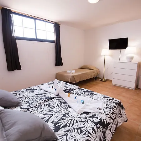 Guest house Surf Riders Fuerteventura 2*
