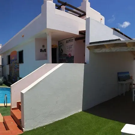 Guest house Surf Riders Fuerteventura 2*